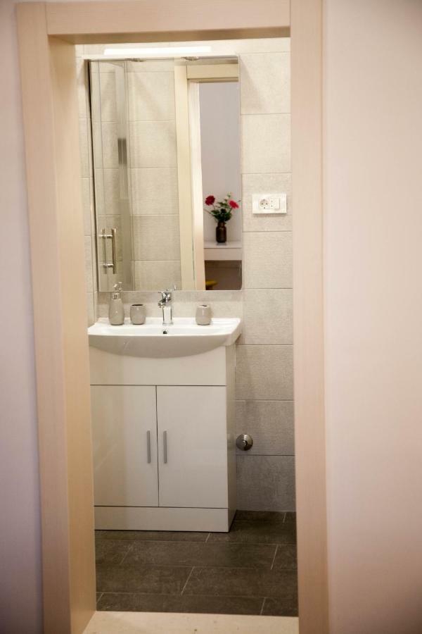 Soukki Town Centre Suites 1 สปลิท ภายนอก รูปภาพ