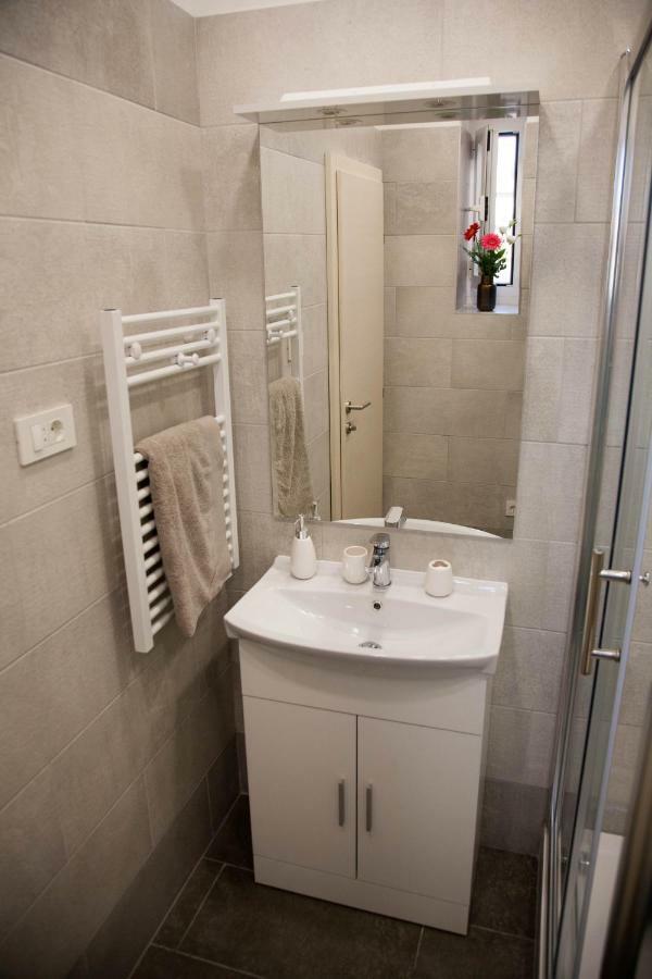 Soukki Town Centre Suites 1 สปลิท ภายนอก รูปภาพ