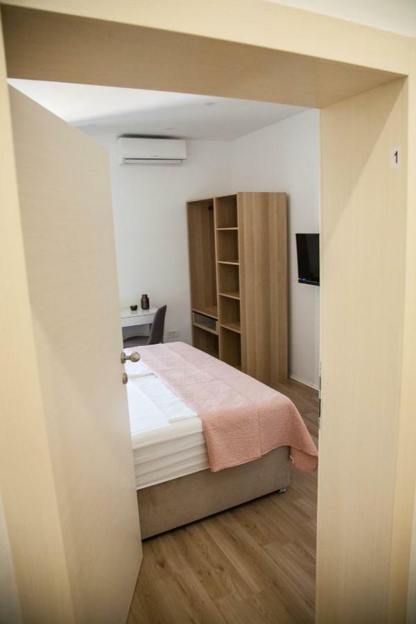 Soukki Town Centre Suites 1 สปลิท ภายนอก รูปภาพ