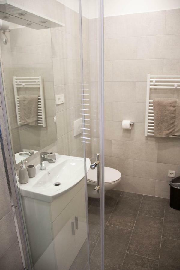 Soukki Town Centre Suites 1 สปลิท ภายนอก รูปภาพ